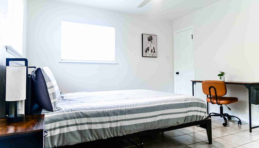 Gal's room