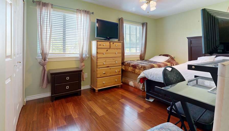 Julie TN's room