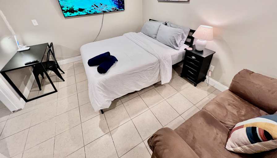 Cincy Furnished Stays's room
