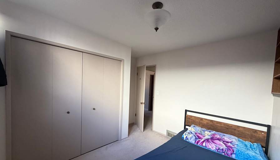Jonathan Ly's room