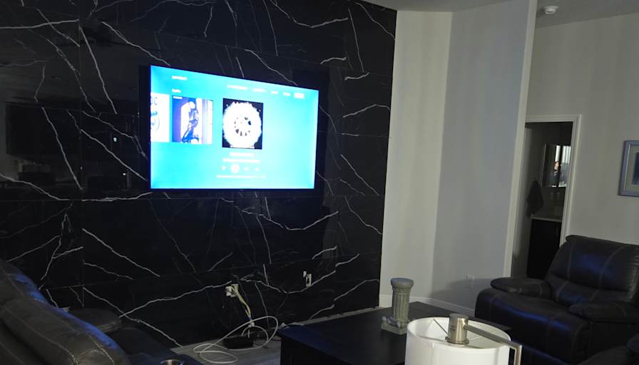 chris mank's room