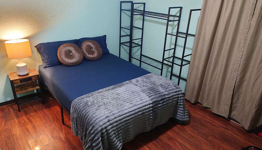 Davin's room