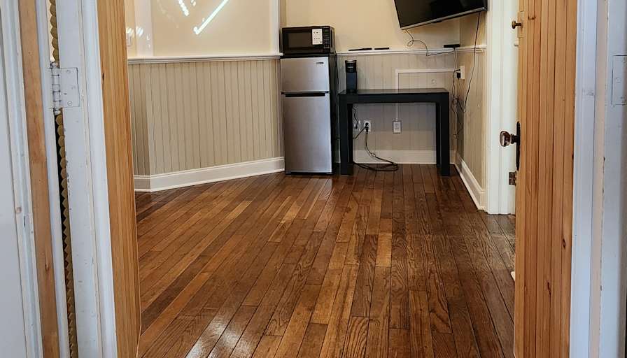 Tom's room