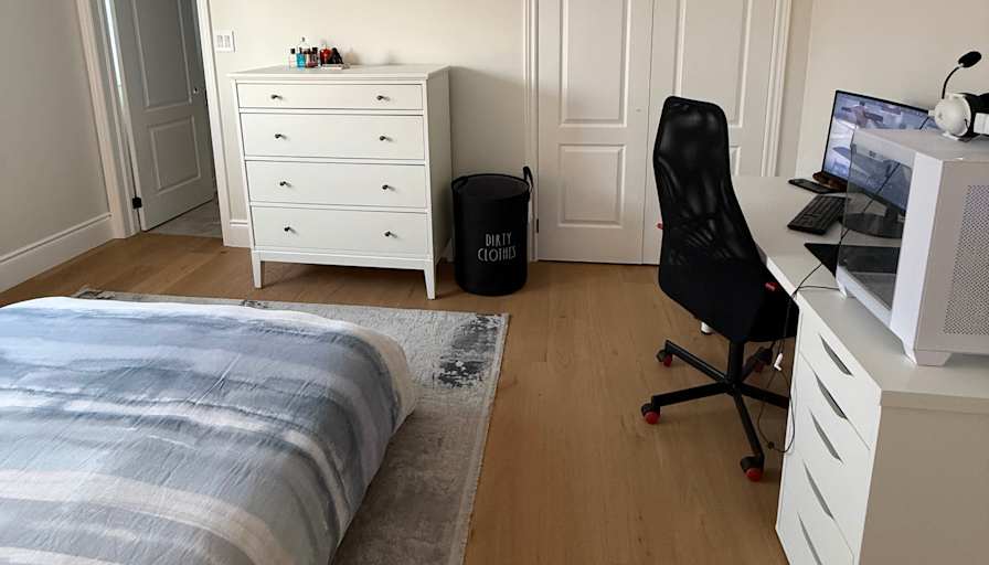 Jly's room