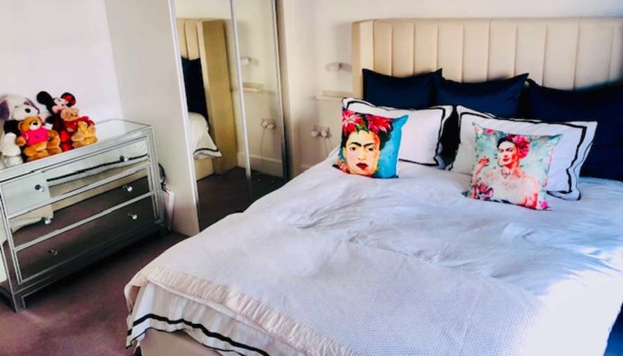 Mehmet's room