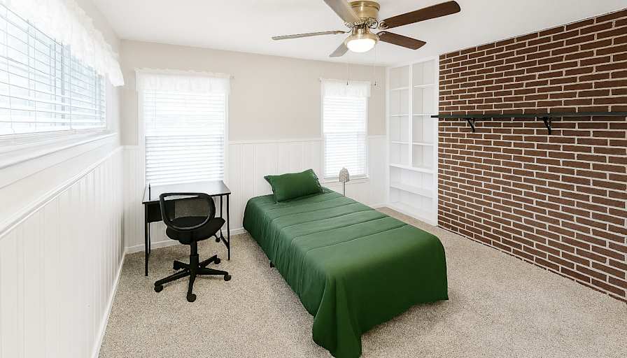 Magali A.'s room