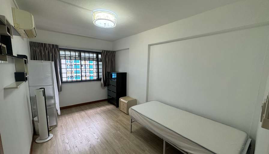 Tom's room