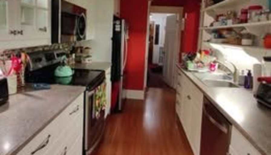 Carlos's room