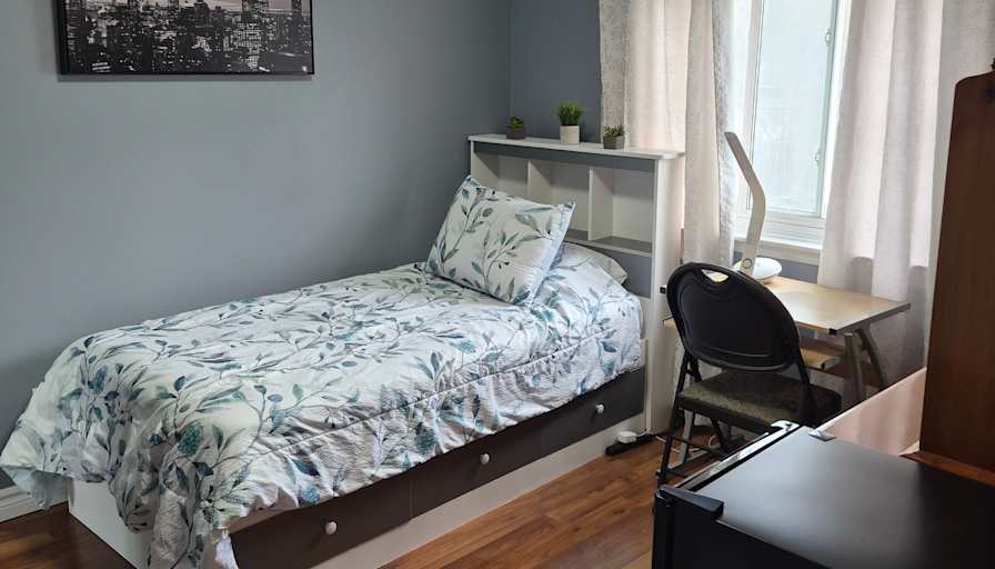 Evelyn's room