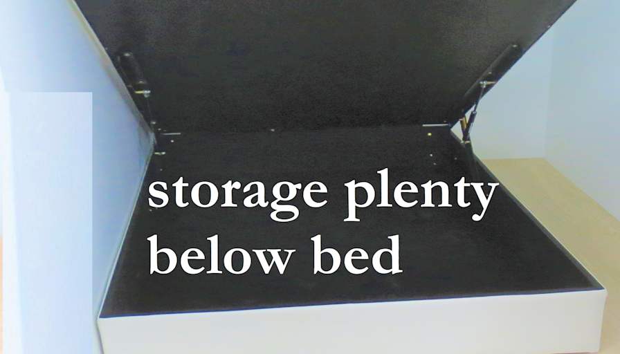 Roomy's room