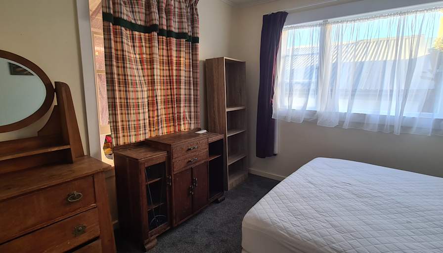 Jo's room