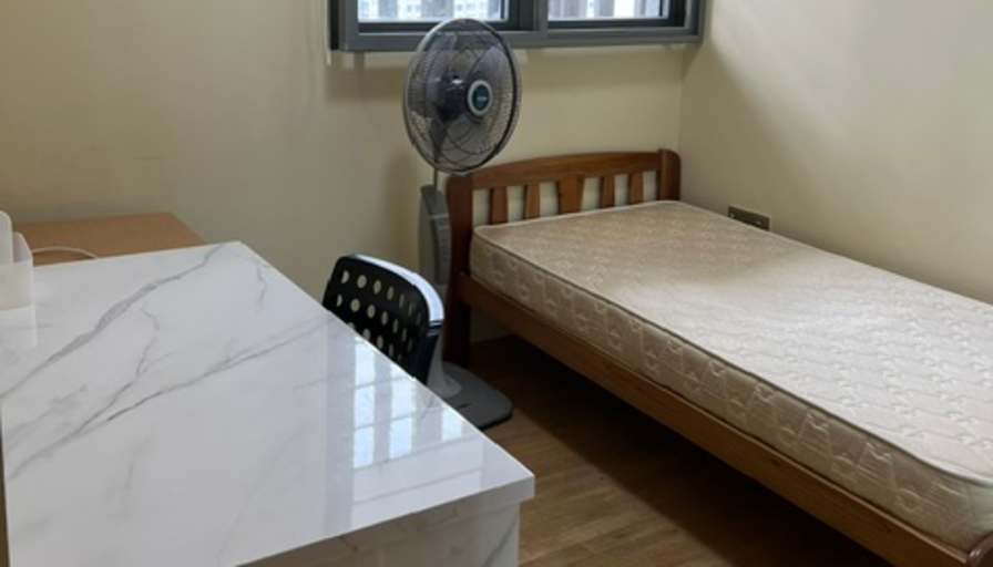 Jonathon Ng's room