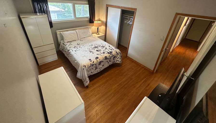Meron's room