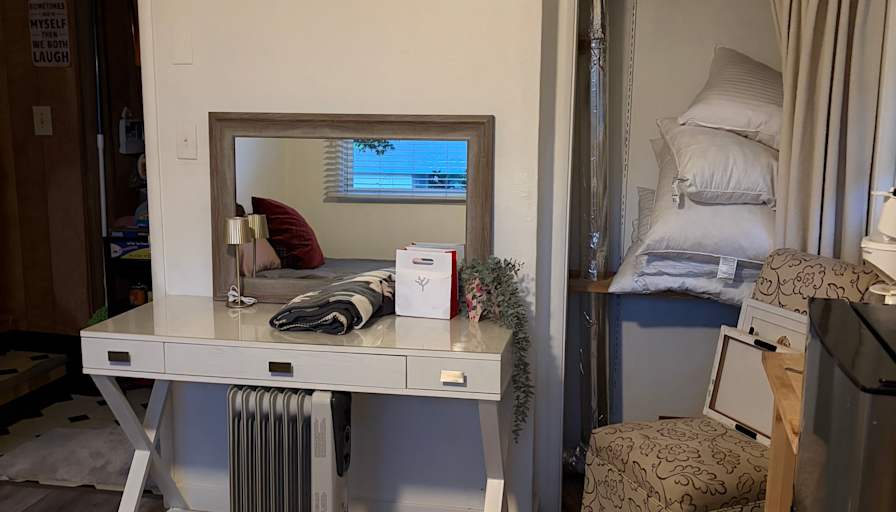 diane ROYAL's room