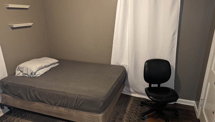 Ernesto's room