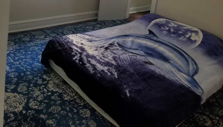 Dee's room