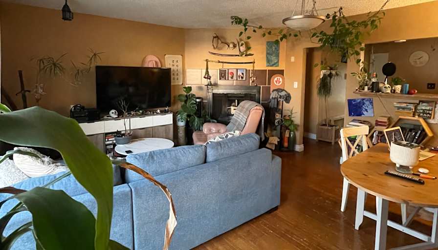 J Francisco Rivera's room