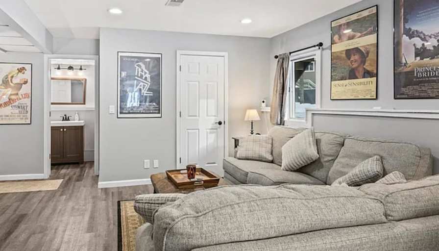 Leslie's room