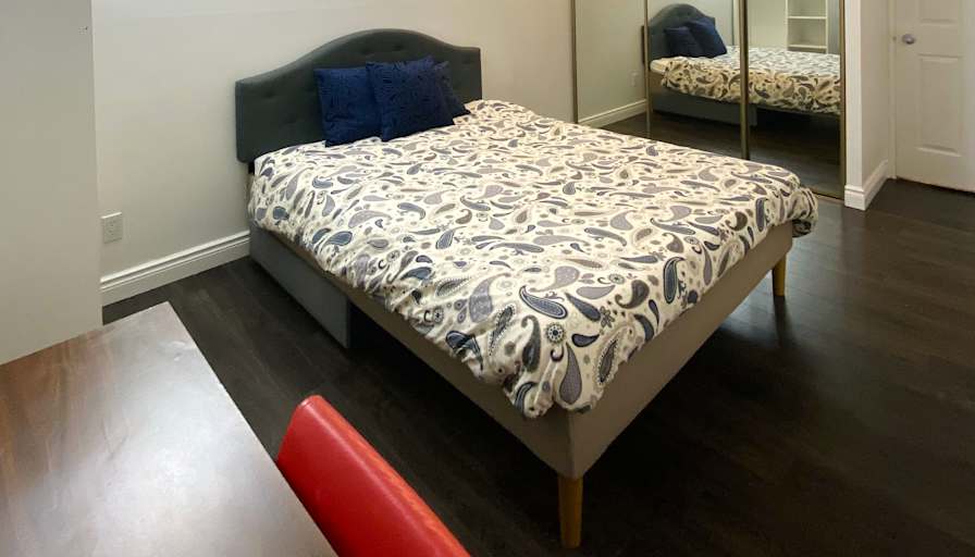 Xander Lee's room