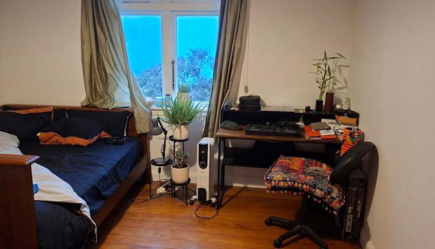 Craig's room
