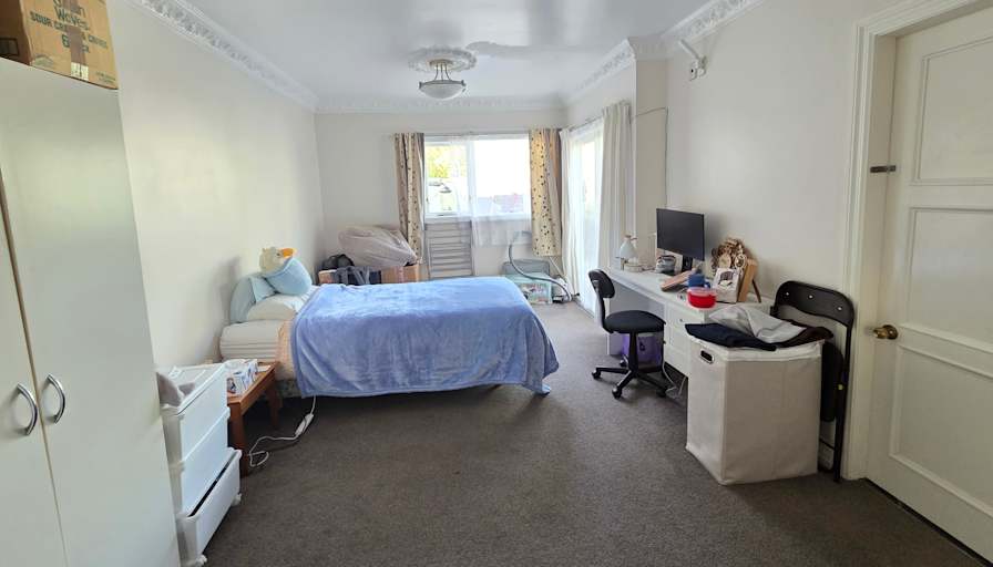 Mingsheng's room