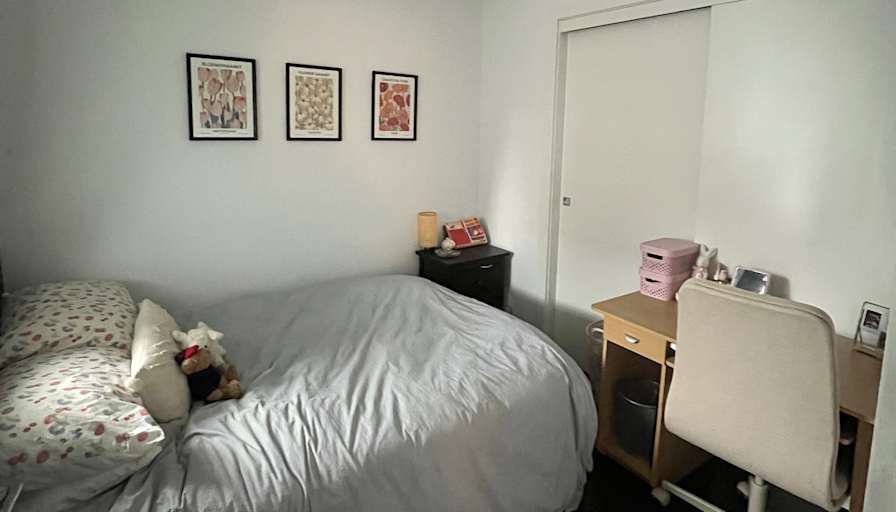 Izzy's room