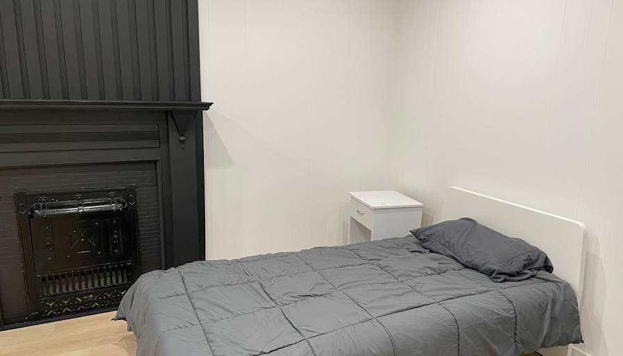 Viviane's room