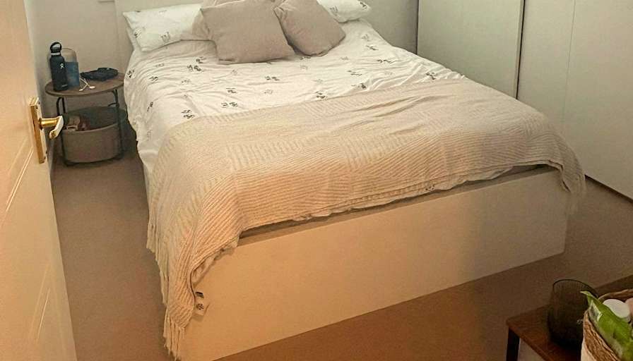 Naomi's room