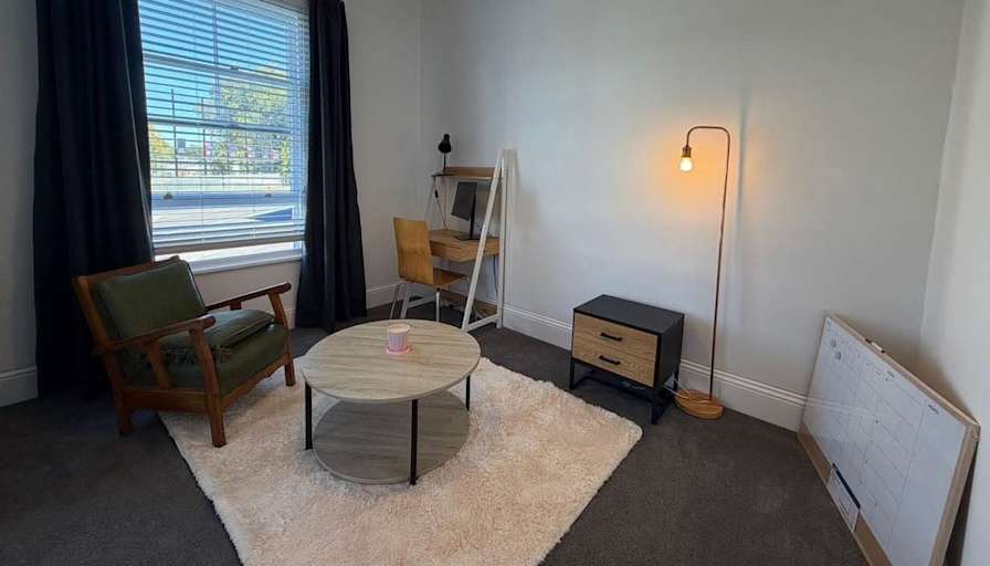 Thomas's room