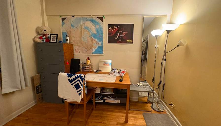 Jo Tamir's room