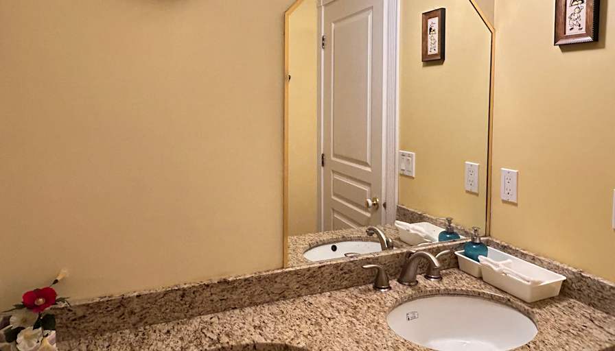 sandy's room