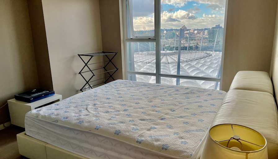 Lee's room