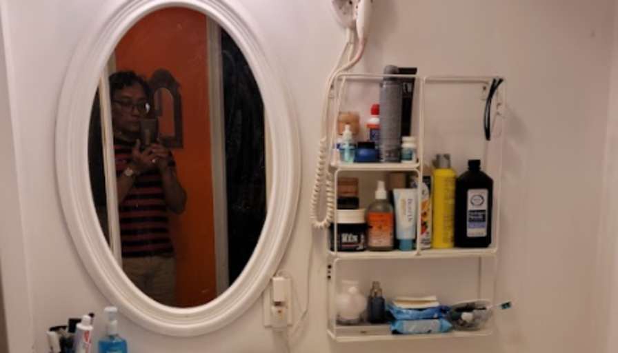 Ario's room