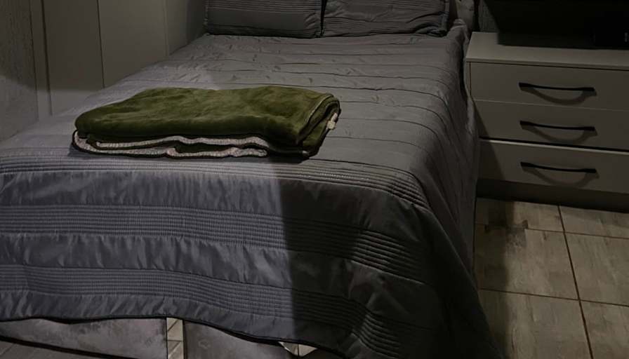 Shares's room