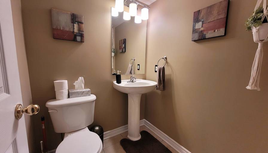 Maxim's room