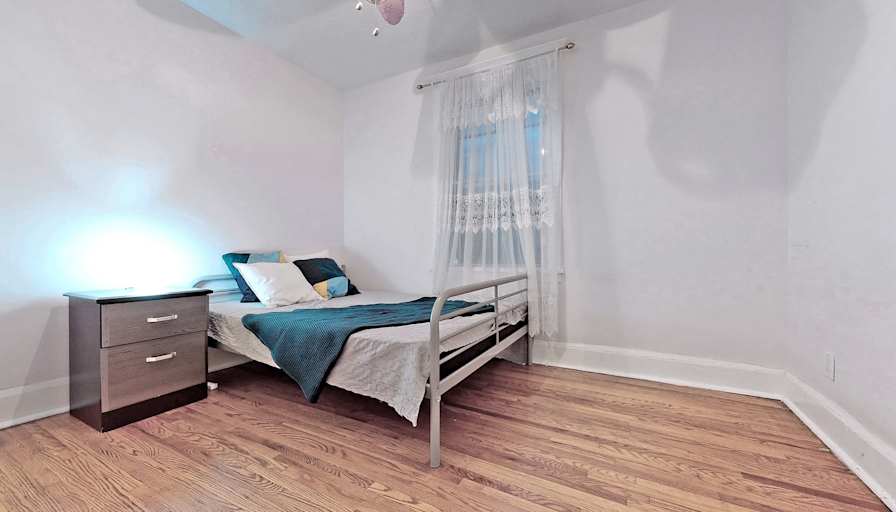 Liduo Yang's room