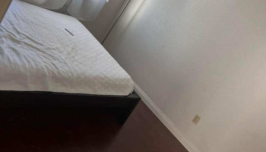 Iza Max's room