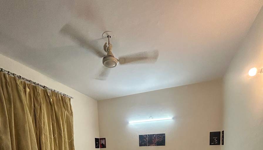 sarthak nandwani's room