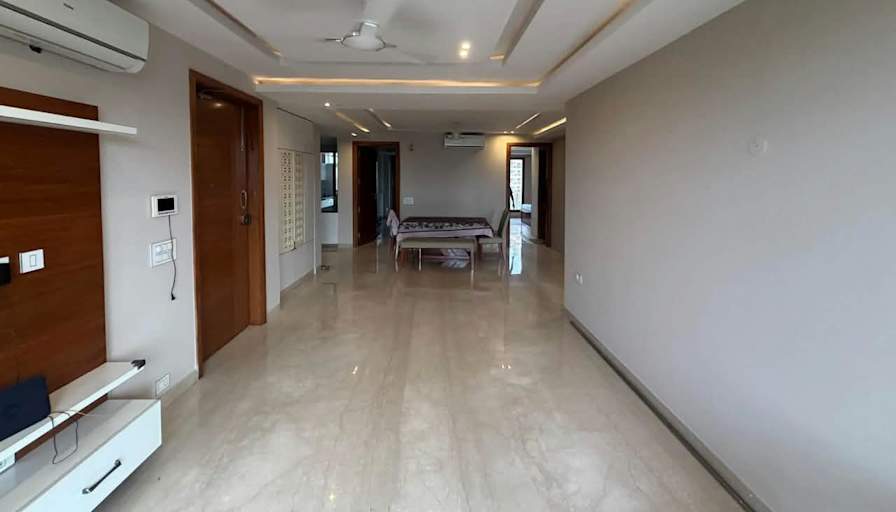 Divyanshi's room