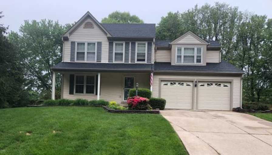 1150 sq^2 Woodbridge bright basement has a separate entrance and its own laundry room.'s room