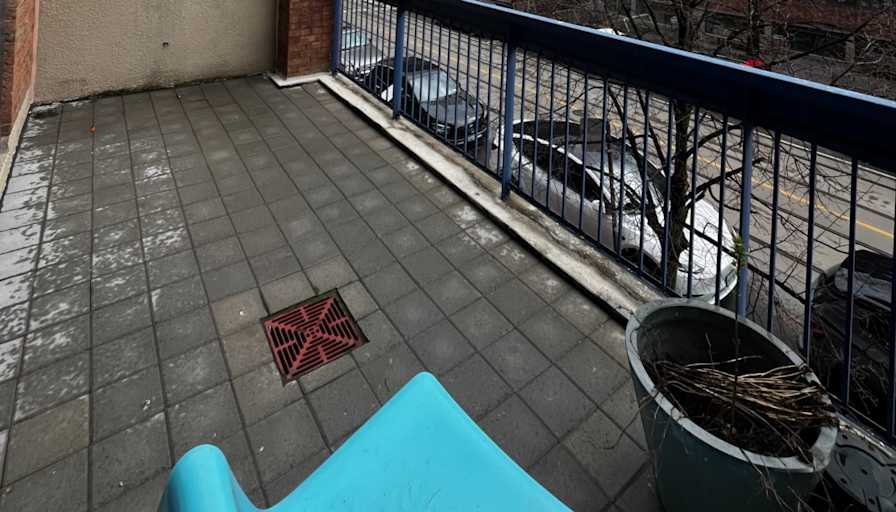 Dwayne Fernandes's room