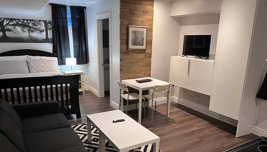 Nick Sarkovski's room