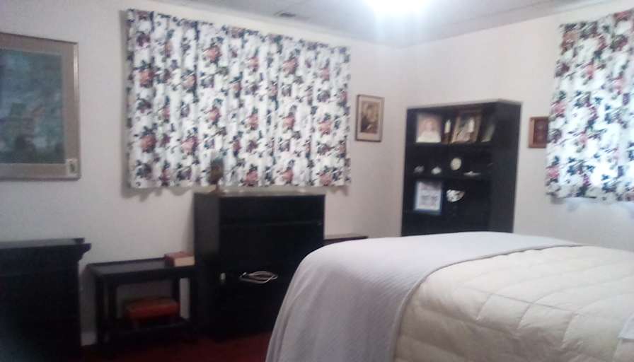 Elizabeth xavier's room