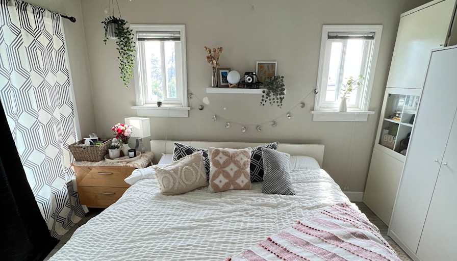 Giordaine's room