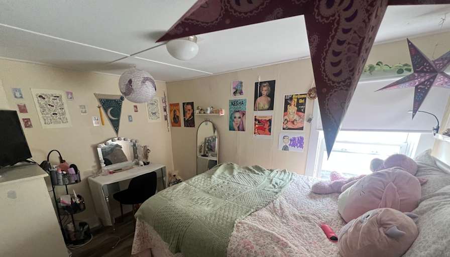 Carly's room