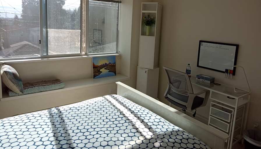 Cléo and Carl's room