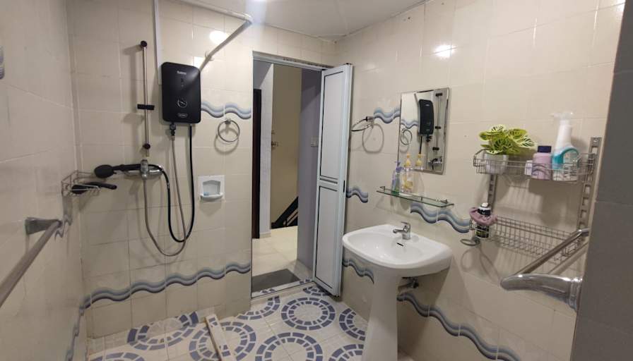 Shirley Tan's room