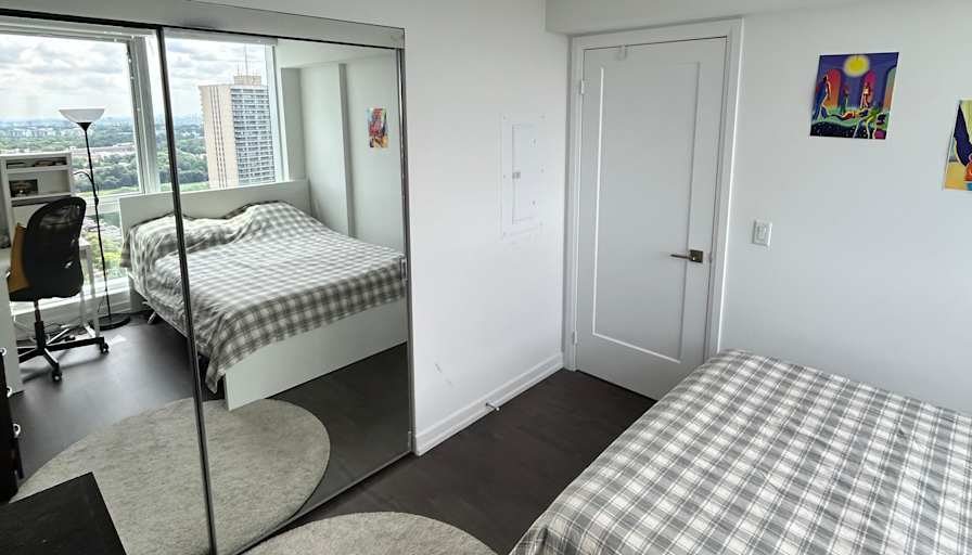Roxane's room