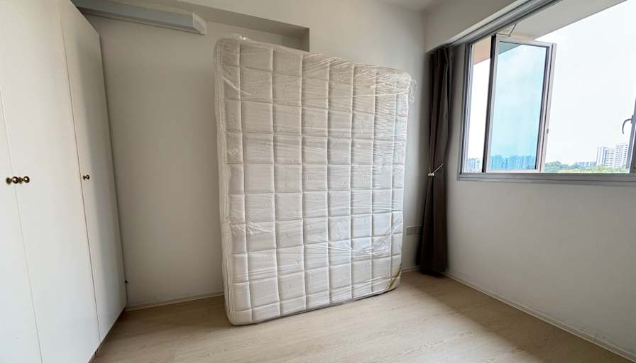 Enzo's room