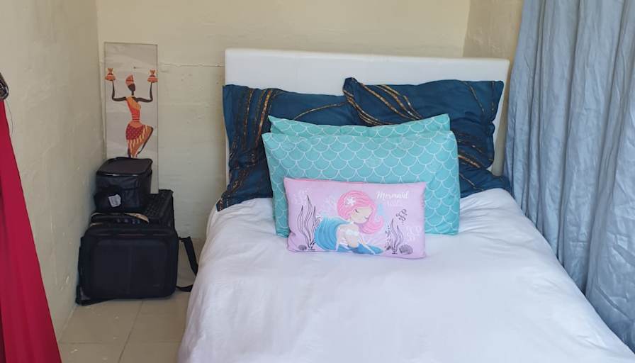 Sandy's room
